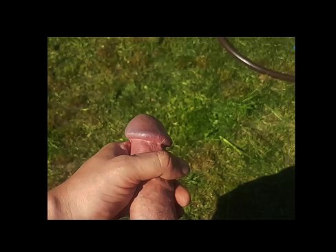 ❤️ Hot hottie får den rosa fitten hennes knullet og kommer med en sprut i en sommerhage ️ Porno hos oss ❌❤